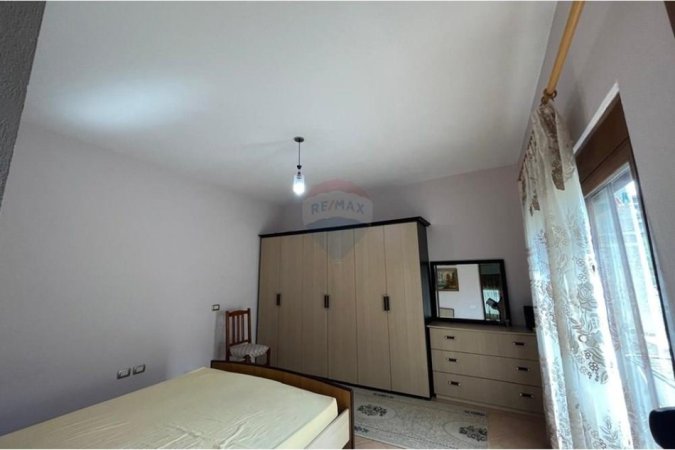 Tirane, jepet me qera , 60 m² 350 € (Rruga Vace Yela)