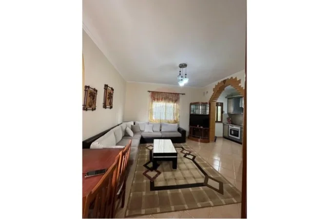 Tirane, jepet me qera , 60 m² 350 € (Rruga Vace Yela)