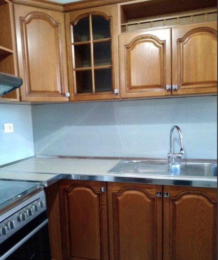 Tirane, jepet me qera apartament 1+1 Kati 1, 68 m² 350 € (Spitali Nene Tereza)