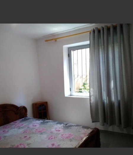 Tirane, jepet me qera apartament 1+1 Kati 1, 68 m² 350 € (Spitali Nene Tereza)