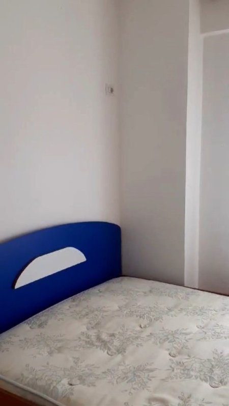 Tirane, jepet me qera apartament 2+1+Ballkon Kati 3, 70 m² 460 € (Rruga Hamdi Sina)