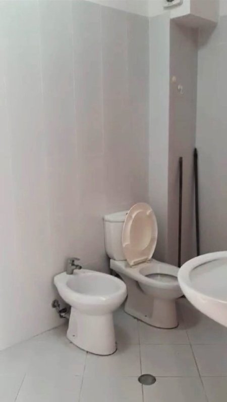 Tirane, jepet me qera apartament 2+1+Ballkon Kati 3, 70 m² 460 € (Rruga Hamdi Sina)