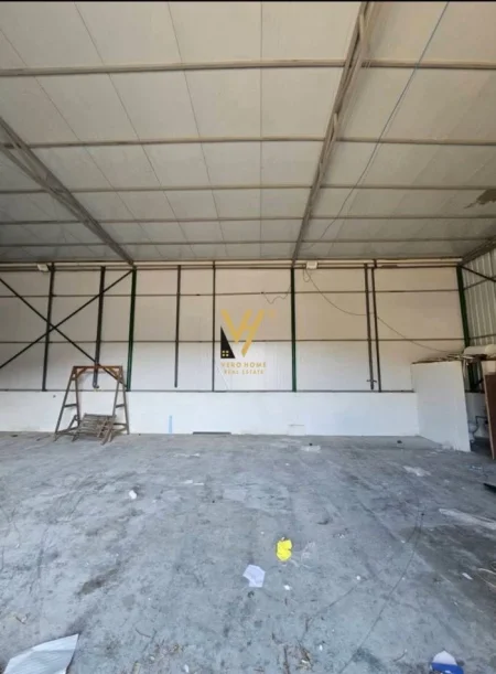 Tirane, jepet me qera magazine Kati 0, 200 m² 1.000 € (PRUSH)