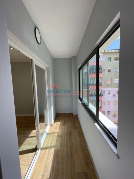 Tirane, shitet apartament 1+1+Ballkon Kati 6, 49 m² 98.000 € (Rruga 5 Maji)