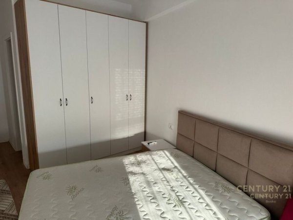 Tirane, jepet me qera apartament 2+1 Kati 7, 95 m² 650 € (BULEVARDI I RI)