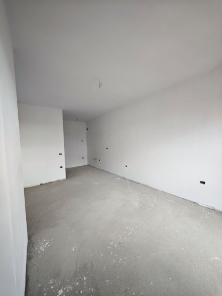 Tirane, shitet apartament 1+1+Ballkon Kati 1, 69 m² 82.500 € (Paskuqan)