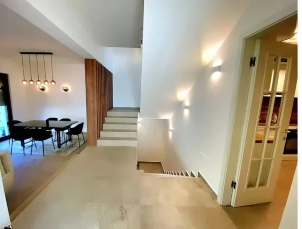 Tirane, shitet Vile Kati 0, 380 m² 850.000 € (Rruga elbasanit)