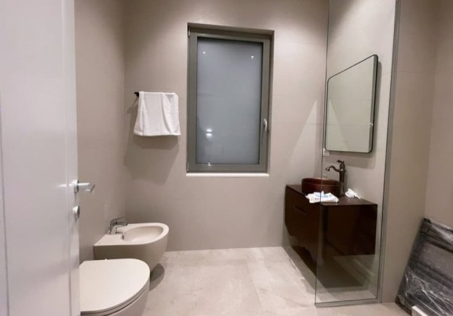 Tirane, shitet Vile Kati 0, 380 m² 850.000 € (Rruga elbasanit)