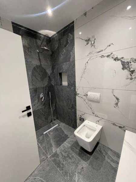 Tirane, shitet apartament 1+1 Kati 6, 63 m² 118.000 € (SHITET SUPER APARTAMENT 1+1 NE 5 MAJI ME HIPOTEKE.)