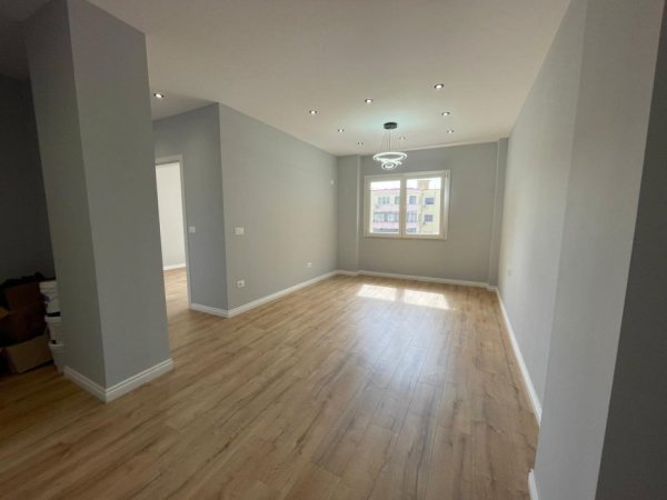 Tirane, shitet apartament 1+1 Kati 6, 63 m² 118.000 € (SHITET SUPER APARTAMENT 1+1 NE 5 MAJI ME HIPOTEKE.)