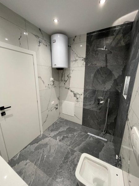 Tirane, shitet apartament 1+1 Kati 6, 63 m² 118.000 € (SHITET SUPER APARTAMENT 1+1 NE 5 MAJI ME HIPOTEKE.)