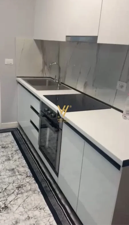 Tirane, jepet me qera 1+1+Ballkon Kati 9, 50 m² 500 € (5 MAJI)