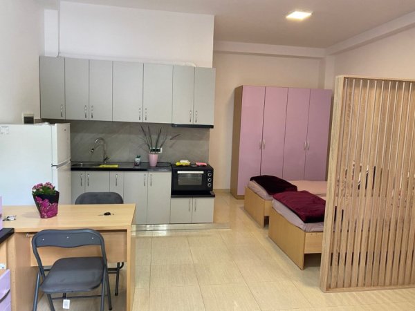 Tirane, jepet me qera garsonier 1+1 Kati 1, 55 m² 400 € (KODRA E DIELLIT)