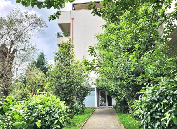 SHITET: ⚡️Ultra Apartament 2+1+1Wc & 1 Ballkon + 2 Poste parkimi EXTRA ÇMIMIT në Residencën ROSE GARDEN- TEG - Tiranë 📍