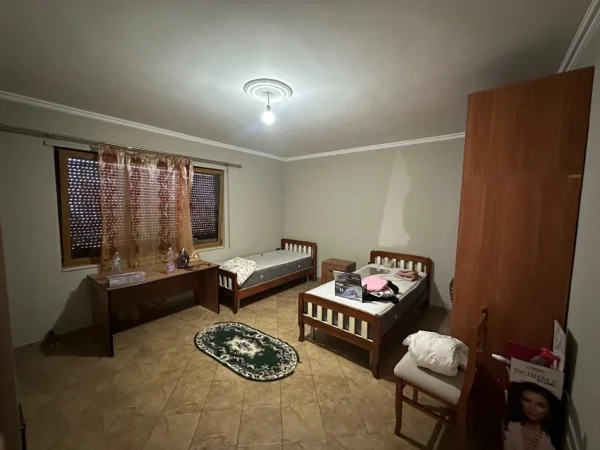 Tirane, jepet me qera apartament 1+1 Kati 5, 85 m² 470 € (Zogu i zi)
