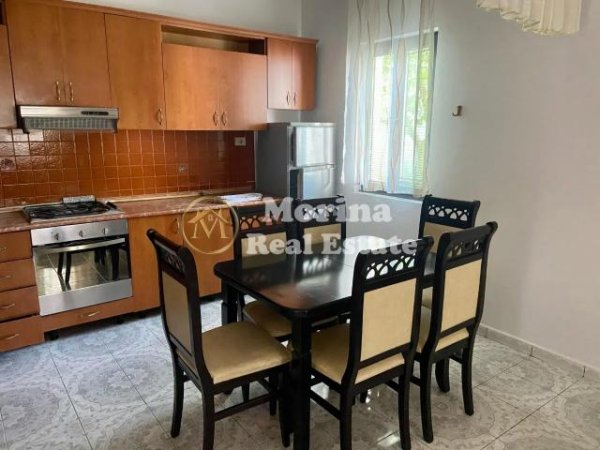 Tirane, jepet me qera shtepi 2+1 Kati 1, 110 m² 400 € (Vilat Amerikane)