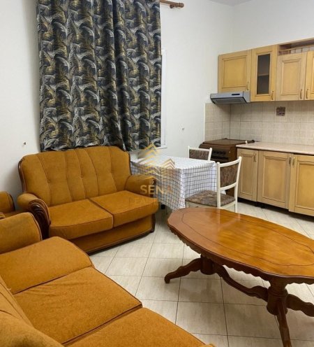 Tirane, jepet me qera apartament 1+1+Ballkon Kati 1, 60 m² 350 € (Rruga Jordan Misja)