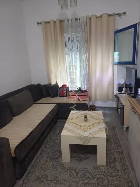 Tirane, shitet apartament 1+1 Kati 1, 40 m² 65.000 € (Kompleksi Mangalem)