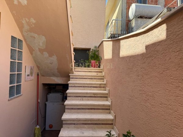 Durres, shitet shtepi 3+1+Ballkon Kati 2, 152 m² 95.000 € (Lagja 7)