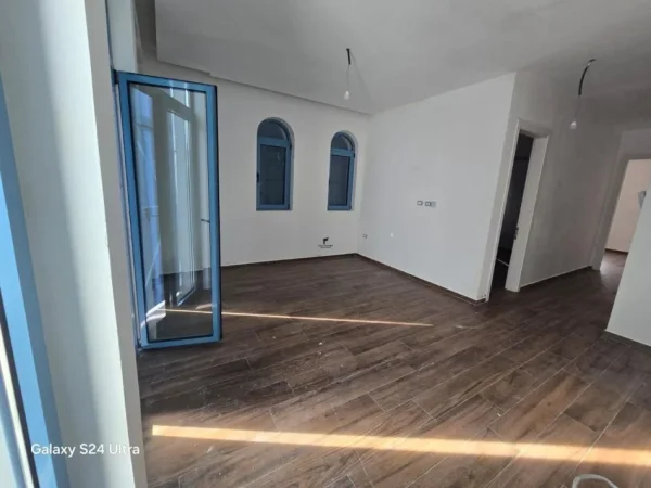 Vlore, shitet apartament 2+1+Ballkon Kati 3, 113 m² 360.000 € (DHERMI)
