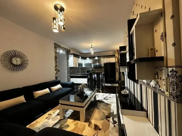 Tirane, jepet me qera apartament 3+1+Ballkon Kati 4, 115 m² 750 € (bulevardi i ri)