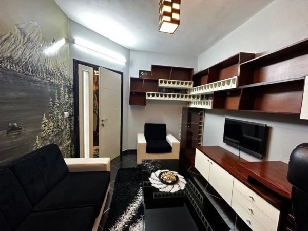 Tirane, jepet me qera apartament 3+1+Ballkon Kati 4, 115 m² 750 € (bulevardi i ri)