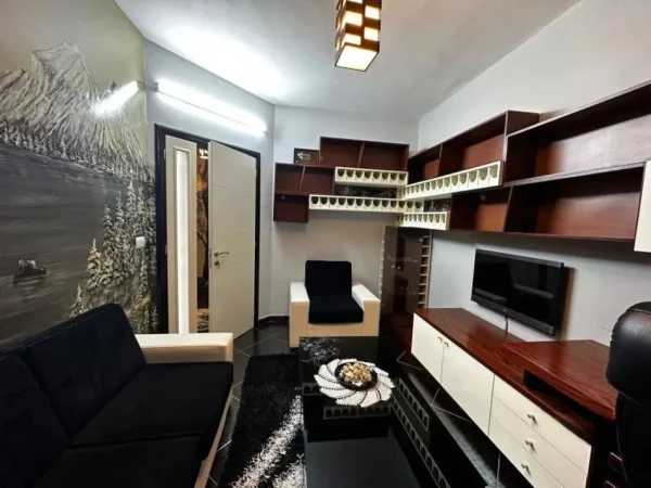 Tirane, jepet me qera apartament 3+1+Ballkon Kati 4, 115 m² 750 € (bulevardi i ri)