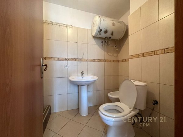 Tirane, jepet me qera apartament 2+1 Kati 5, 70 m² 400 € (Pallati me Shigjeta)