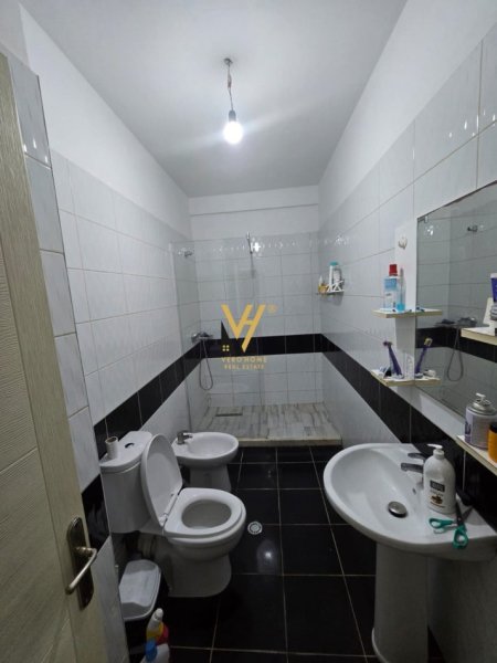 Tirane, jepet me qera apartament 1+1+Ballkon Kati 1, 70 m² 400 € (ASTIR)