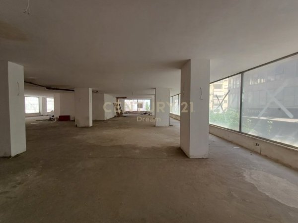 Tirane, shes ambjent biznesi , 570 m² 685.000 € (Astiri)