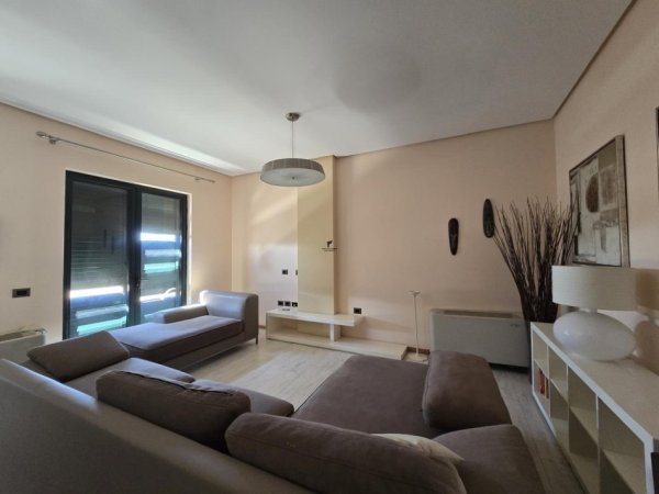 Tirane, jepet me qera apartament 1+1+Ballkon Kati 5, 152 m² 1.500 € (STADIUMI AIR ALBANIA)