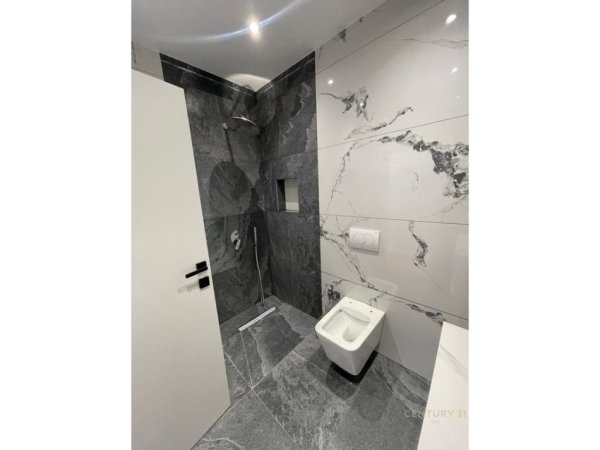 Tirane, shitet apartament 1+1 Kati 6, 64 m² 118.000 € (5 Maji)