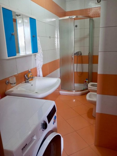 Tirane, jepet me qera apartament 1+1+Aneks Kati 5, 95 m² 530 € (rruga jordan misja)
