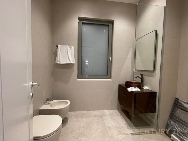 Tirane, shes Vile , 380 m² 850.000 € (Rruga e Elbasanit)