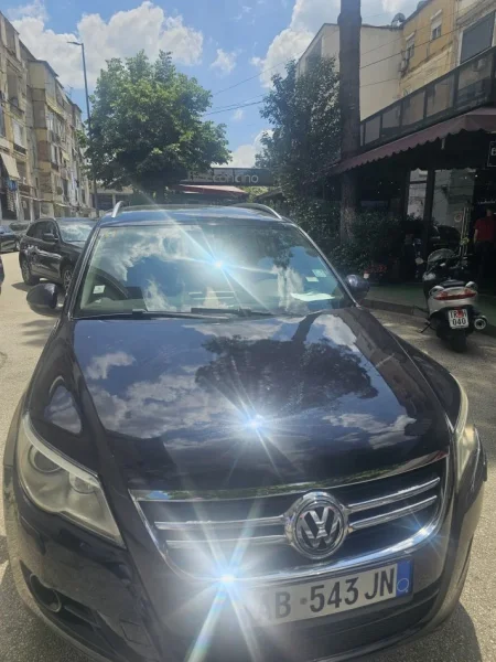 Tirane, shitet SUV | Fuoristrad | Xhip Volkswagen Tiguan Nafte, e zeze automatik Kondicioner 250.001 km 6,500 €