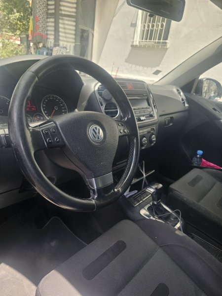 Tirane, shitet SUV | Fuoristrad | Xhip Volkswagen Tiguan Nafte, e zeze automatik Kondicioner 250.001 km 6,500 €