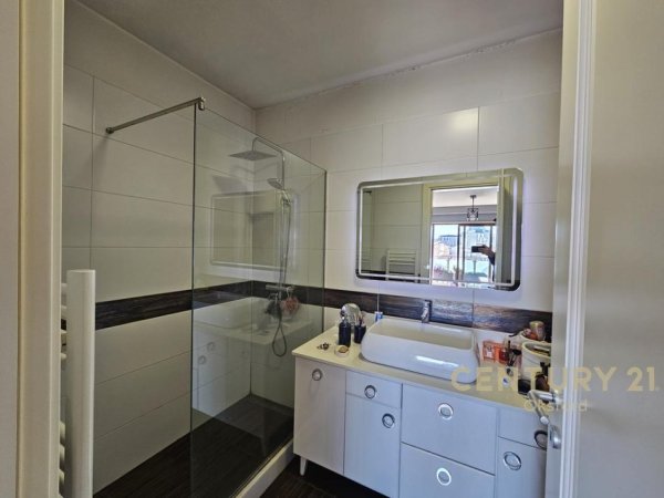 Tirane, jepet me qera apartament 2+1 Kati 5, 90 m² 800 € (RRUGEN MINE PEZA)