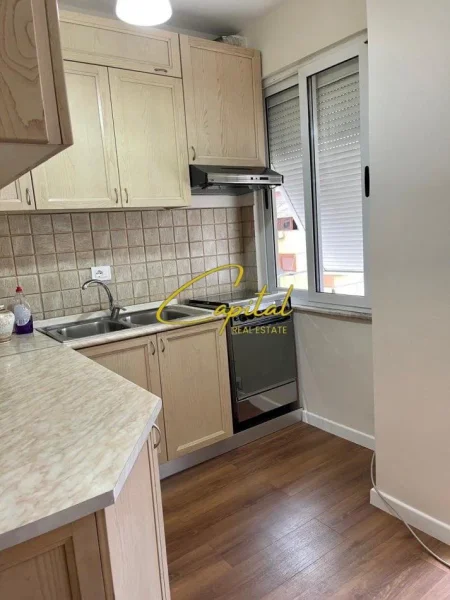 Tirane, shitet apartament 1+1 Kati 11, 65 m² 155.000 € (KOMUNA E PARISIT)