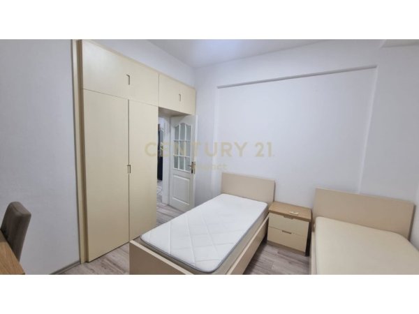 Tirane, jepet me qera apartament 2+1 Kati 1, 55 m² 450 € (5 Maji)