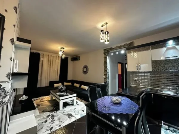 Tirane, jepet me qera apartament 3+1+Ballkon Kati 2, 115 m² 750 € (Bulevardi i Ri)