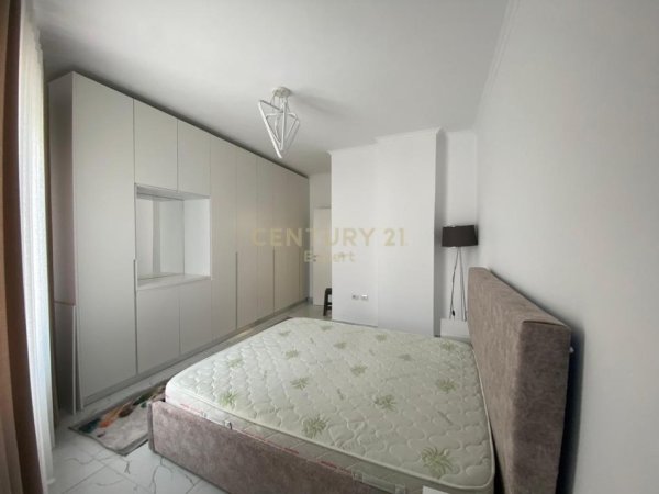 Tirane, jepet me qera 1+1 Kati 3, 84 m² 370 € (FRESK)