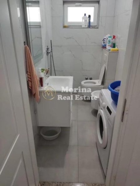 Tirane, jepet me qera shtepi 1+1 Kati 3, 60 m² 350 € (Porcelan)