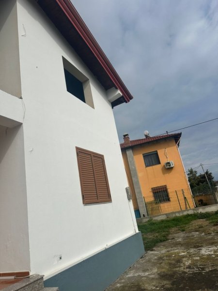 Durres, shitet Vile ne plazh 4+1 , 1.800 m² 300.000 € (Qerret, Kavaje)