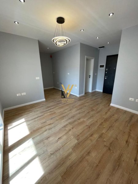 Tirane, shitet apartament 1+1+Ballkon Kati 6, 49 m² 98.000 € (5 MAJI)