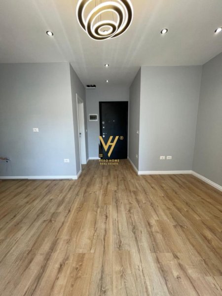 Tirane, shitet apartament 1+1+Ballkon Kati 6, 49 m² 98.000 € (5 MAJI)