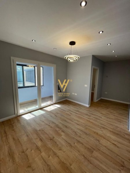 Tirane, shitet apartament 1+1+Ballkon Kati 6, 49 m² 98.000 € (5 MAJI)