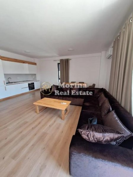 Tirane, jepet me qera apartament 2+1+Ballkon Kati 7, 155 m² 900 € (Oxhaku / Rezidenca Erli)