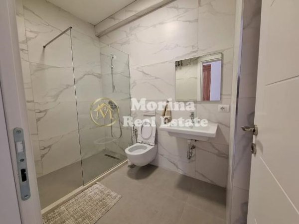 Tirane, jepet me qera apartament 2+1+Ballkon Kati 7, 155 m² 900 € (Oxhaku / Rezidenca Erli)