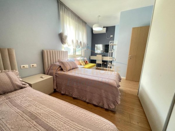 Tirane, jepet me qera apartament 2+1+Ballkon Kati 2, 91 m² 700 € (Rrahman Parllaku)