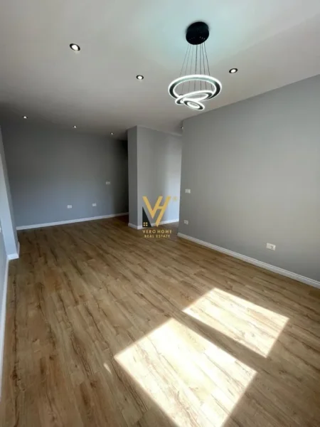 Tirane, shitet apartament 1+1+Ballkon Kati 6, 63 m² 118.000 € (5 MAJI)